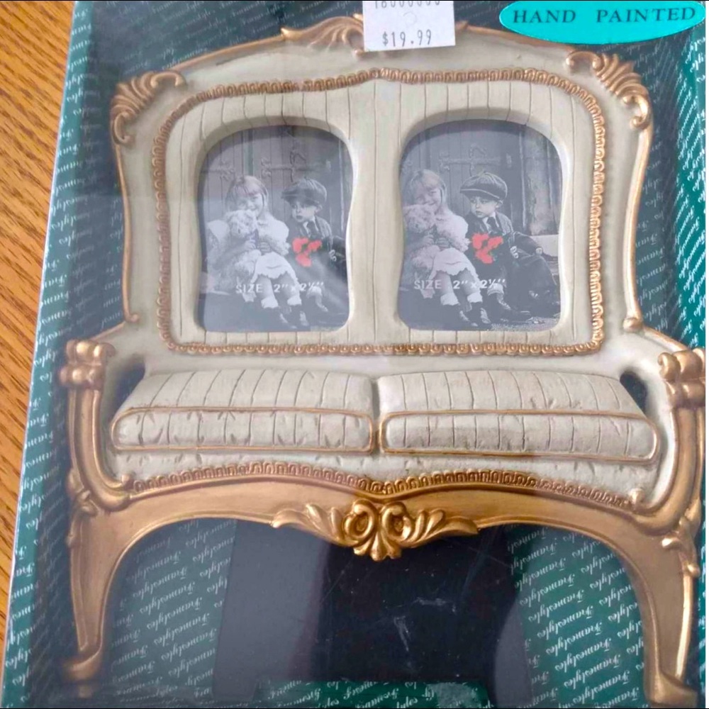 New in box vintage style picture frame